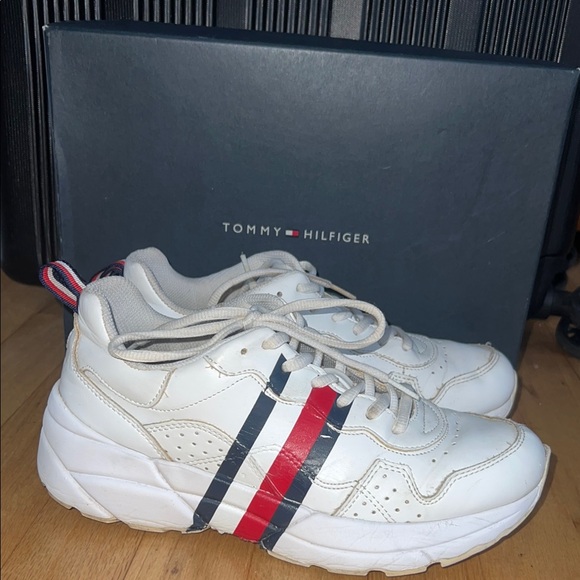 Tommy Hilfiger Women’s Cream Sneakers with Red and Blue Stripes - Picture 1 of 5